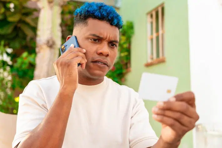 Cinco transferencias bancarias se retrasan por “revisión manual”