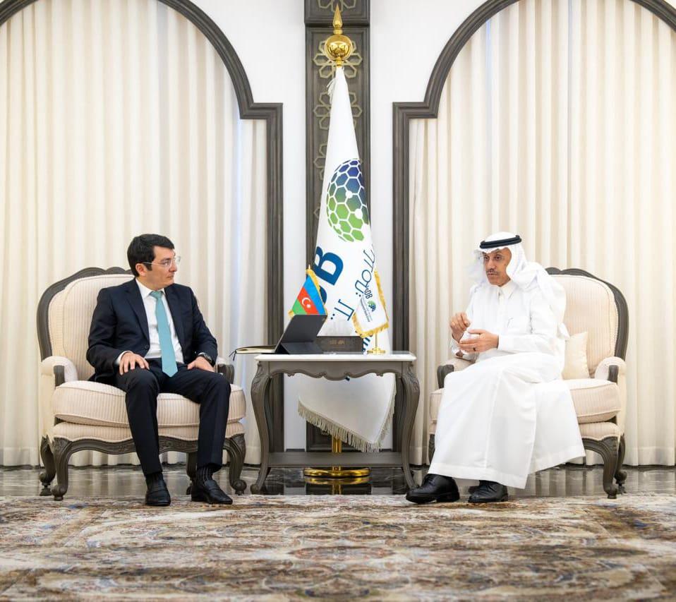 Azerbaijan And Isdb Group Discuss Strengthening Bilateral Cooperation