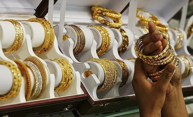 Los precios del oro y la plata siguen aumentando en Dubai a medida que crece la demanda de activos de refugio seguro