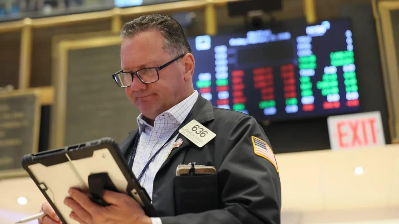 AI, Chip Stocks Over Software: Retail Traders Lean More On Semiconductor Plays Amid Tech Selloff