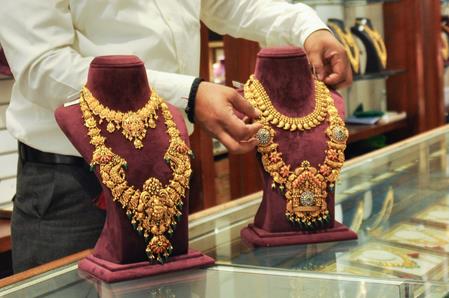 Gold Etfs AUM Triples To Rs 1.7 Lakh Crore In March Amid Geopolitical Tensions