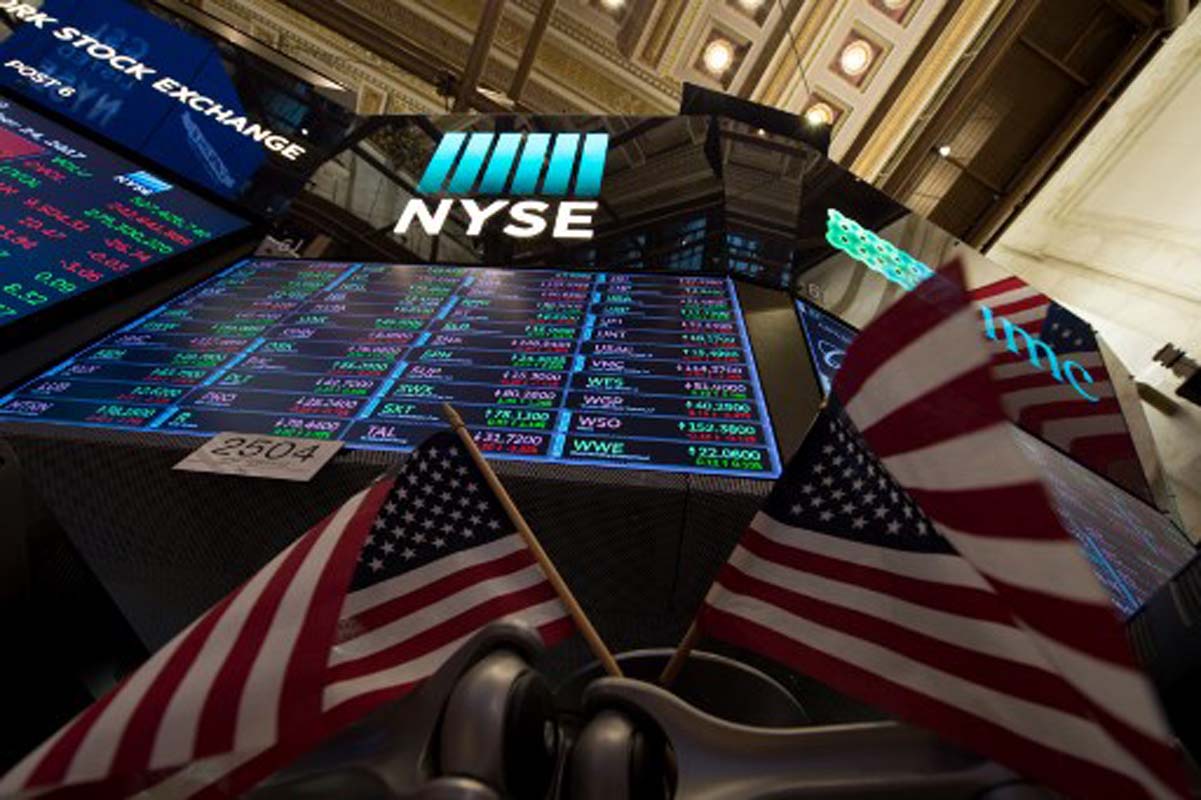 US Stock Markets Climb Amid Geopolitical Calm