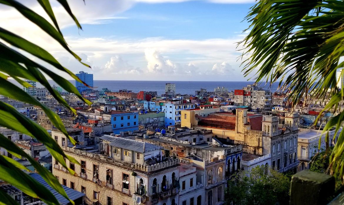 Em novas sanções, EUA miram empresa de mineração y presidente de Cuba