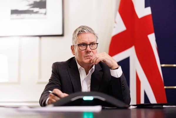 Starmer puts pound at risk