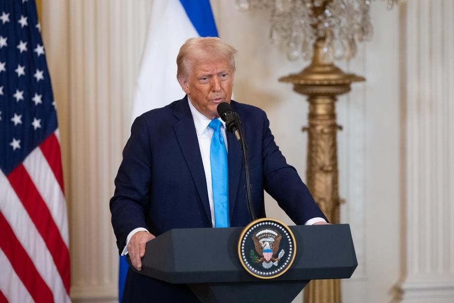 Trump promociona el crecimiento del empleo "más fuerte" en mayo y ataca a la Fed por las tasas de interés