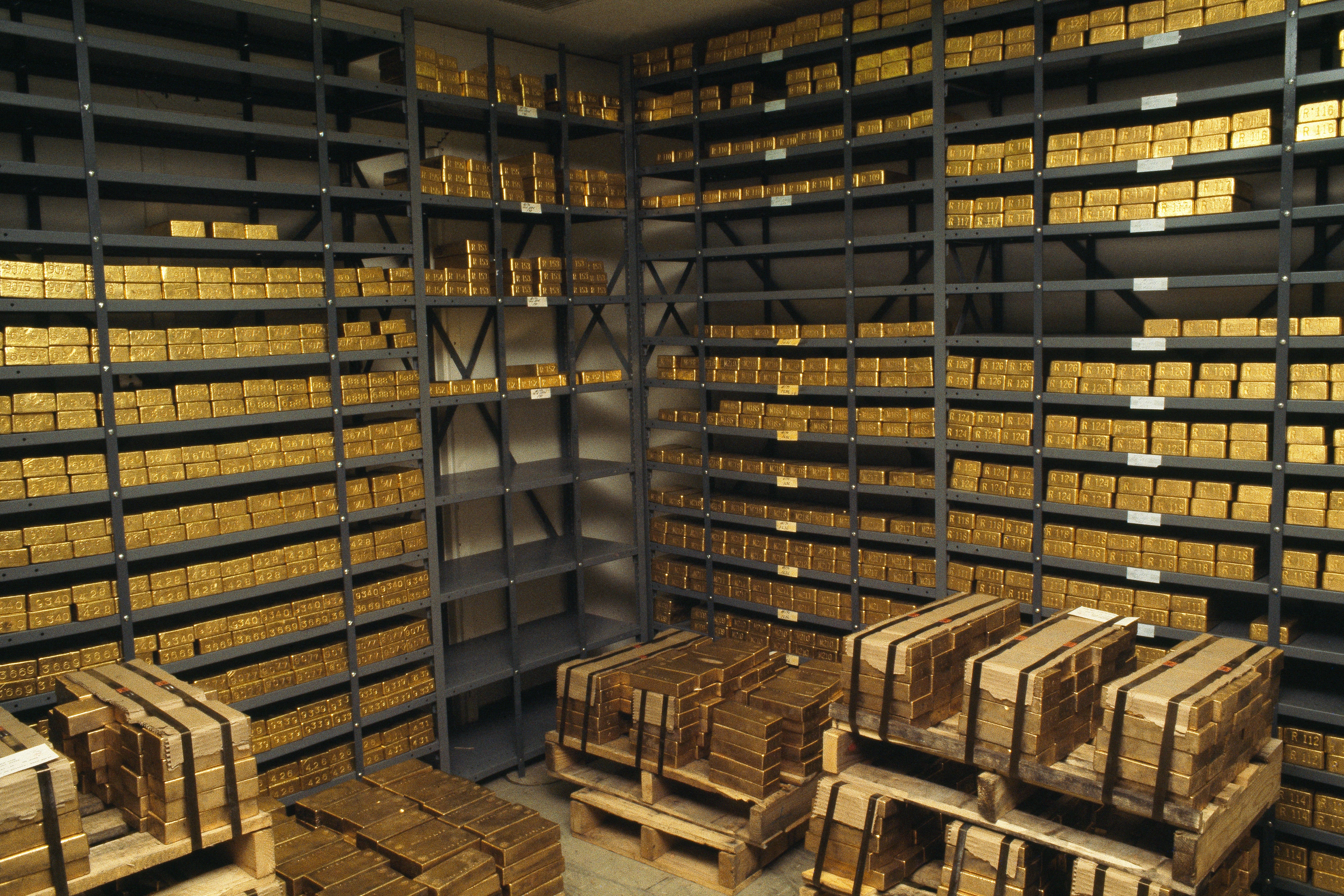 Kenya weighs gold diversification alongside other African countries as prices hit new highs