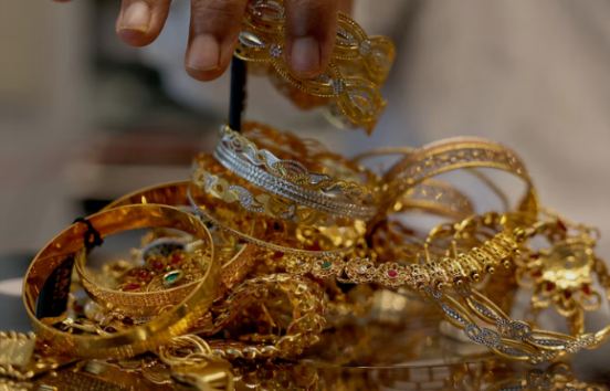Gold prices in Pakistan approach Rs525,000 amid global surge