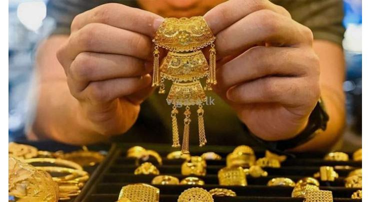 سعر الذهب يرتفع بمقدار 4,500 روبية لكل تولة في باكستان