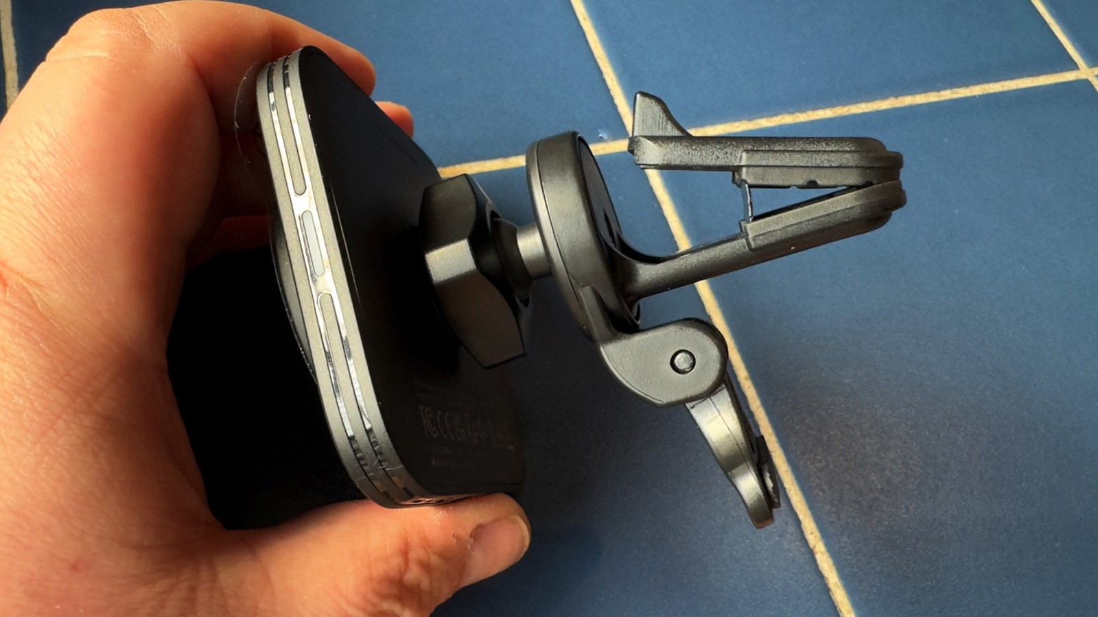 I replaced my old car charger with this Qi2 device – for less than $20