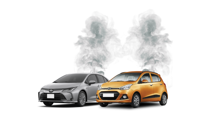 Pakistanis are buying cars like crazy. Local assemblers and importers of used Japanese cars are fighting tooth and nail until it lasts