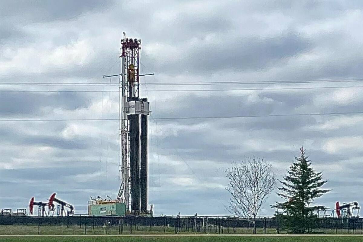 Rising oil prices could flip provincial deficit into surplus: report
