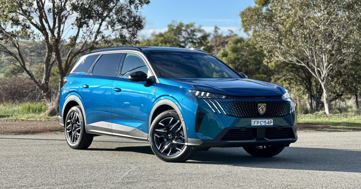 A 7-seat Peugeot for the price of a Hyundai. Should you?