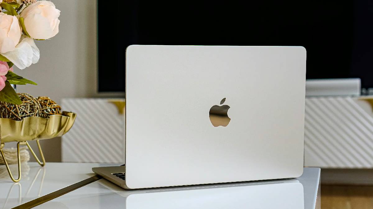 بدأت سامسونج إنتاج الجيل الثامن من لوحات OLED، مع اقتراب موعد إطلاق أول أجهزة MacBook بشاشات OLED من Apple.