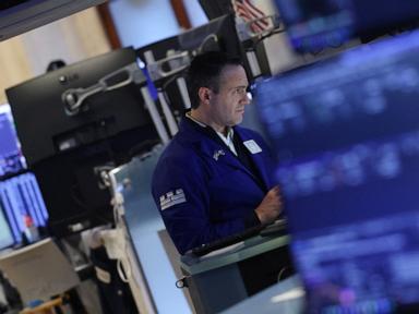 الأسهم تنخفض بعد أن رفع ترامب الرسوم الجمركية