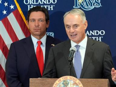 مفوض MLB روب مانفريد متفائل بأن اللاعبين الرئيسيين سيلعبون في أولمبياد لوس أنجلوس 2028