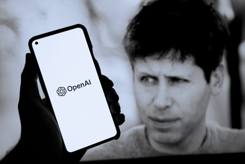 يقول سام ألتمان إنه يريد إبعاد الأموال عن السياسة، ويرفض انتقادات الضغط على OpenAI: "أحب أن أرى القواعد تتغير في جميع المجالات"