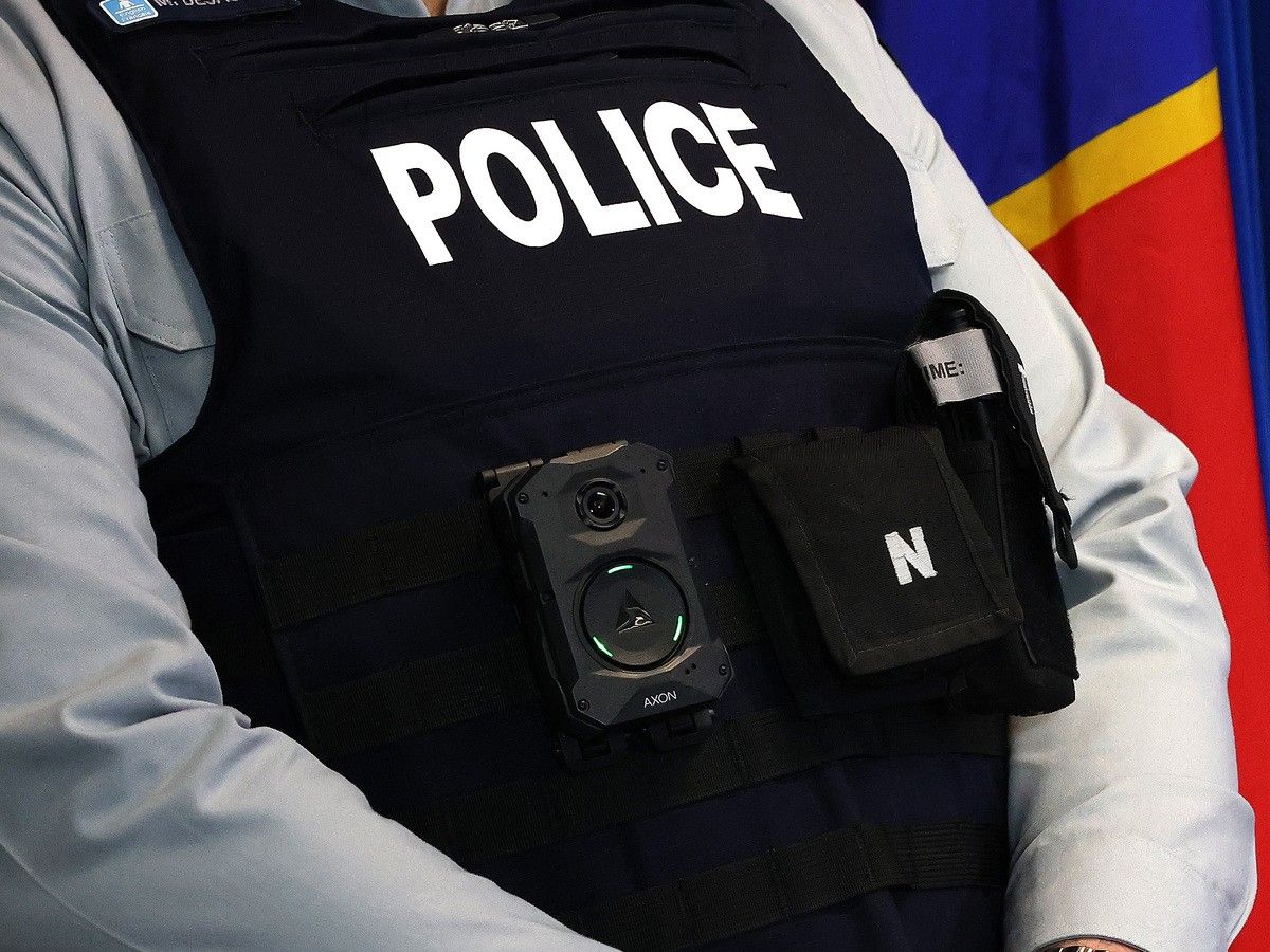 RCMP prueba silenciosamente informes redactados por IA a partir del audio de la cámara corporal