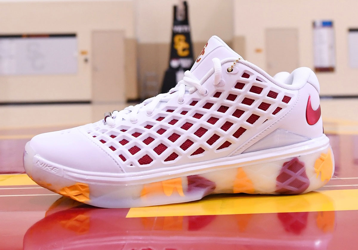 أحصنة طروادة التابعة لجامعة جنوب كاليفورنيا تنطلق في مارس مع حذاء Nike Kobe 3 Low Protro PE