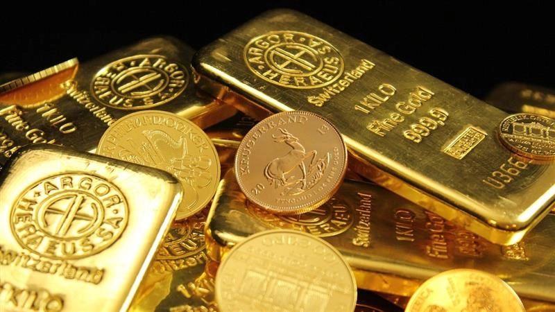 Gold Rate Today Mumbai: Yellow Metal Falls by INR 3,110 in Financial Capital; Check 24K, 22K and 18K Gold Prices Here