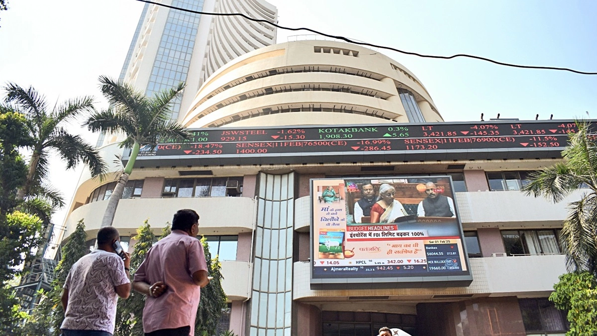 Stock Market Today: Nifty, Sensex Open Lower as US Sell-off Amid Tariff, AI Concerns; IT Stocks Tanked More Than 2%