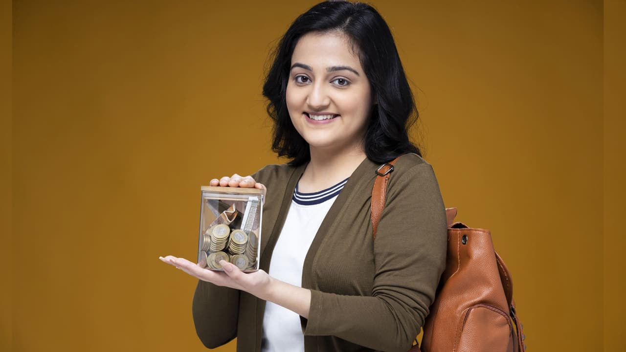 هل تبحث عن عوائد آمنة؟ توفر خطة RD لمكتب البريد أمانًا طويل المدى