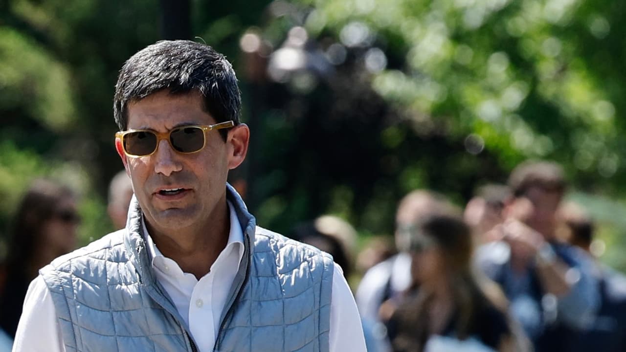 من هو كيفن وارش؟ صقر التضخم الذي اختاره ترامب لرئاسة البنك المركزي الأمريكي القادم