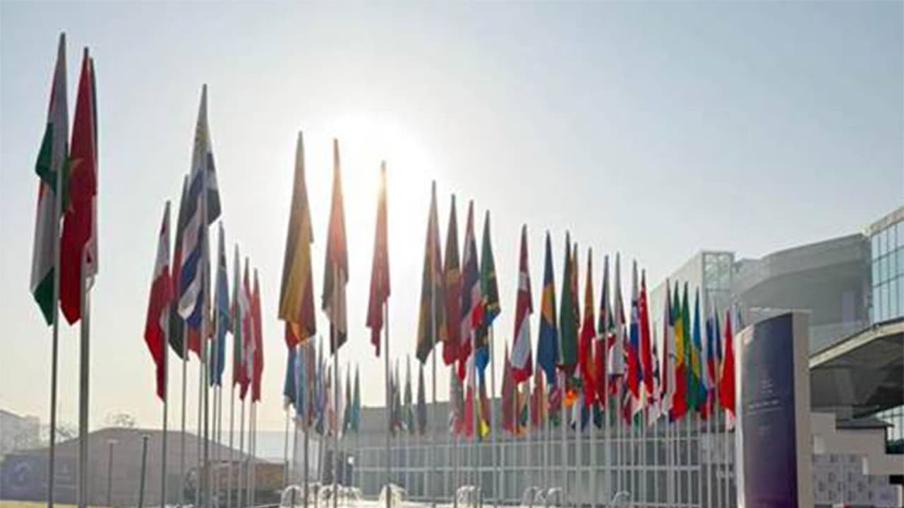 BharatGen تكشف النقاب عن مذيعة أخبار الذكاء الاصطناعي "Sutra" في قمة تأثير الذكاء الاصطناعي في الهند