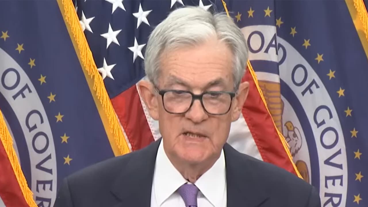 احتياطي الفيدرالي الأمريكي يبقي أسعار الفائدة القياسية دون تغيير عند 3.75%