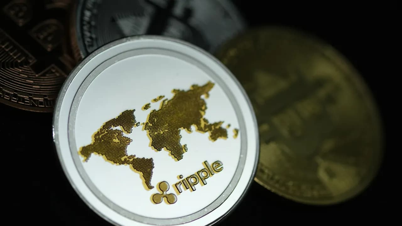Could XRP Overtake Bitcoin? Traders Split As BTC Struggles Near $86,000