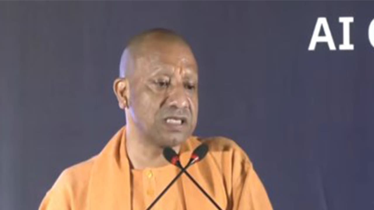 Yogi inaugura el centro de inteligencia artificial de IBM en Lucknow y elogia la visión del primer ministro Modi