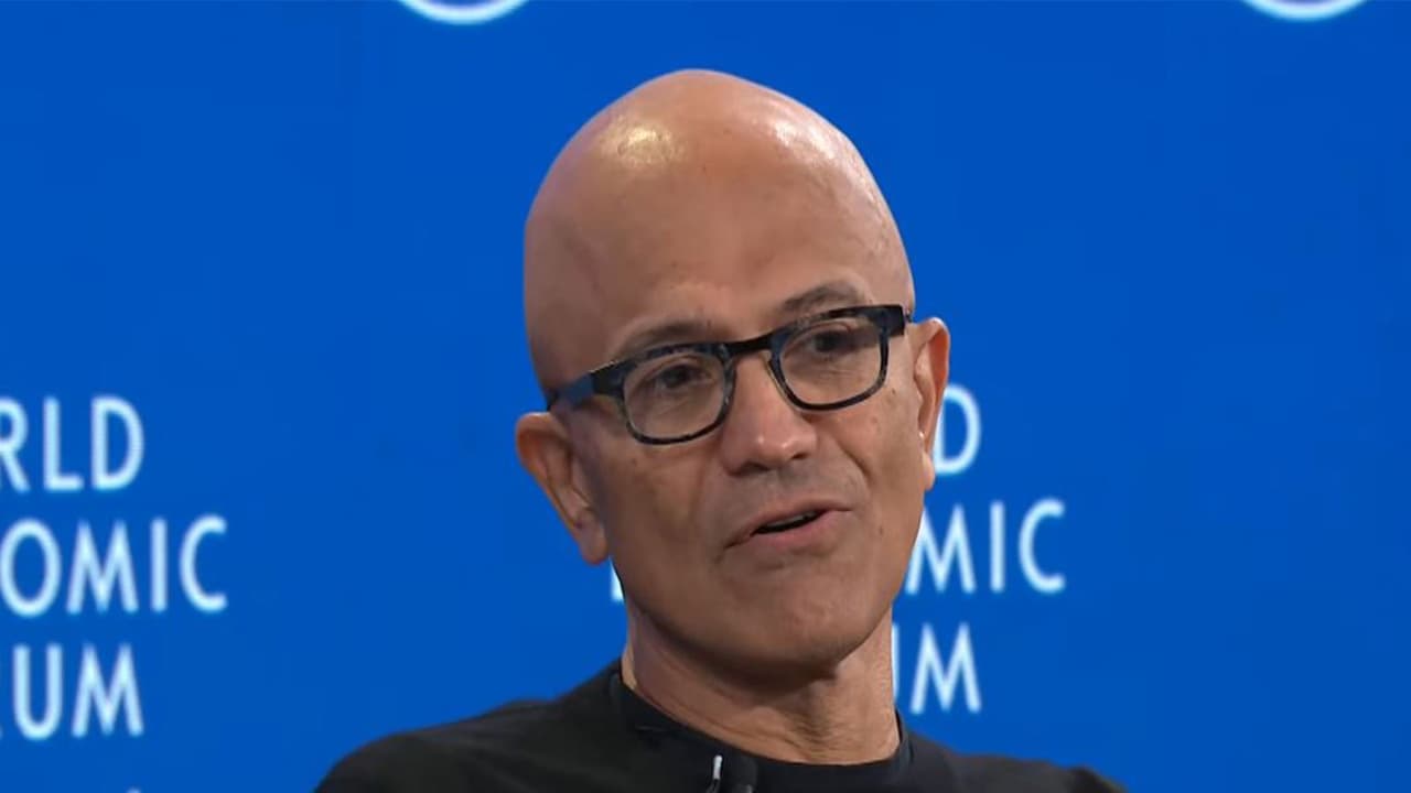 قال ناديلا، الرئيس التنفيذي لشركة مايكروسوفت، إن الذكاء الاصطناعي يمكّن المزارع الهندي من الحصول على الدعم.