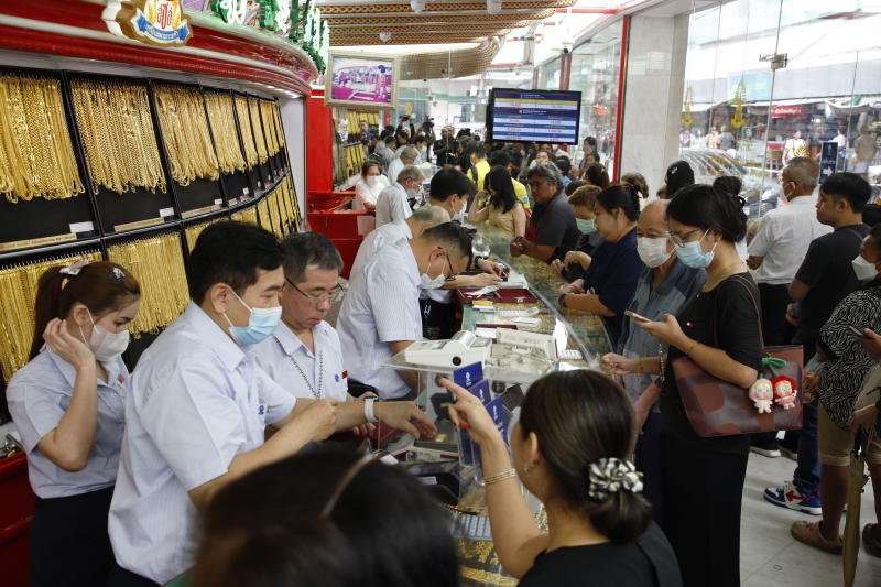 Thai gold traders with at least B10bn in annual transactions must report to central bank
