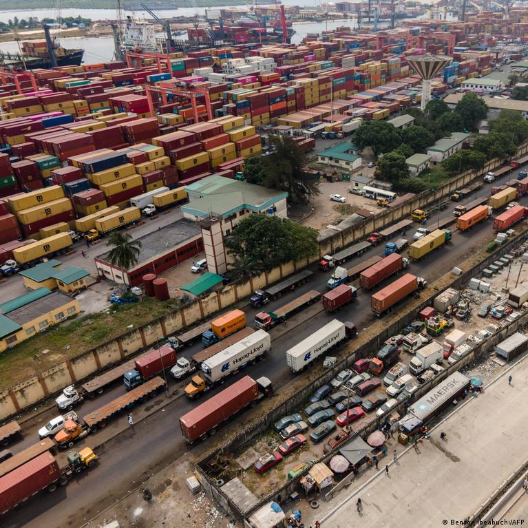 نيجيريا تراهن على استثمار الموانئ البريطانية