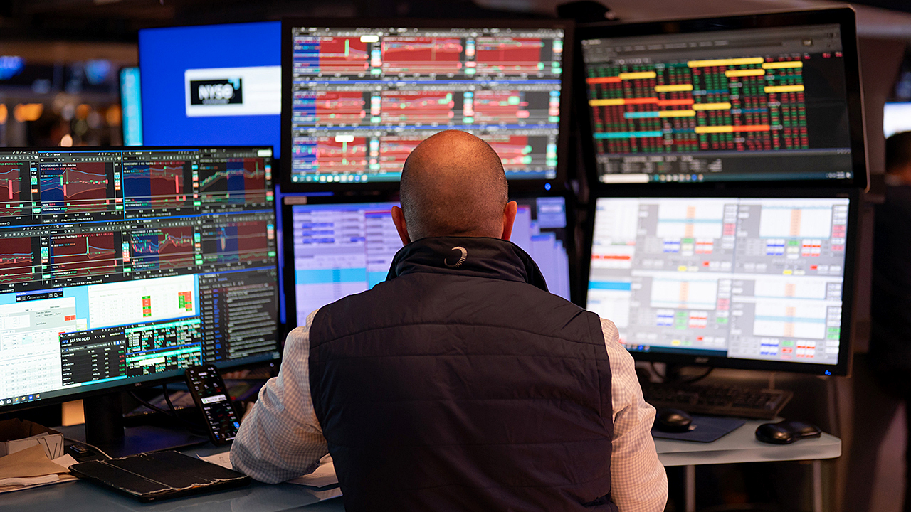Los activos de los ETF están aumentando. Así se diferencian de los fondos mutuos