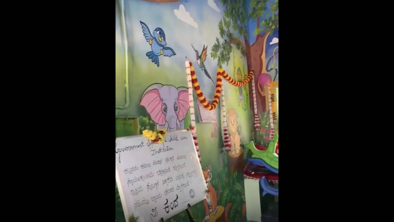 Los hijos de los reclusos de la cárcel central de Bengaluru ahora asisten a clases en los cuarteles