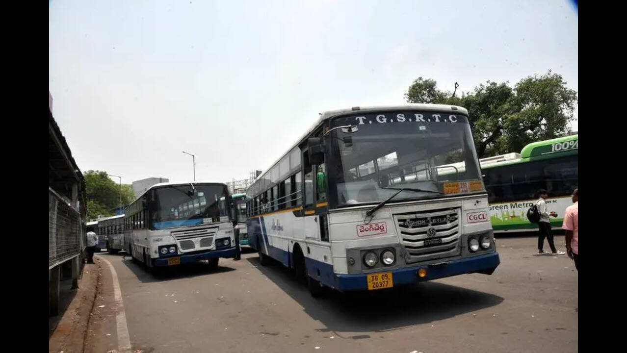El ministro de Transporte de Telangana, Ponnam Prabhakar, ordena la revisión de los depósitos deficitarios de TGSRTC