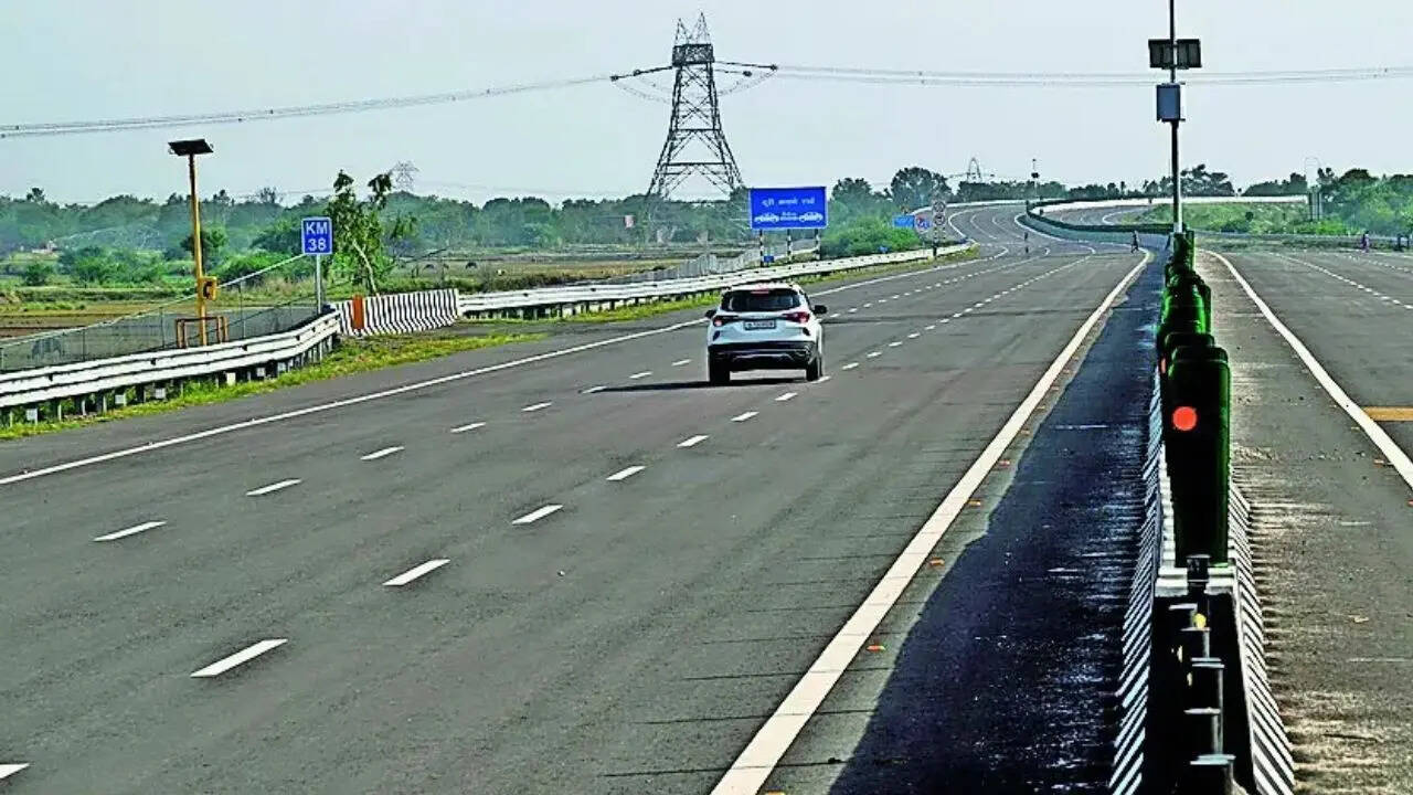 Road to be taken: Pay Rs 275 to drive on 63km-long Lucknow-Kanpur e-way