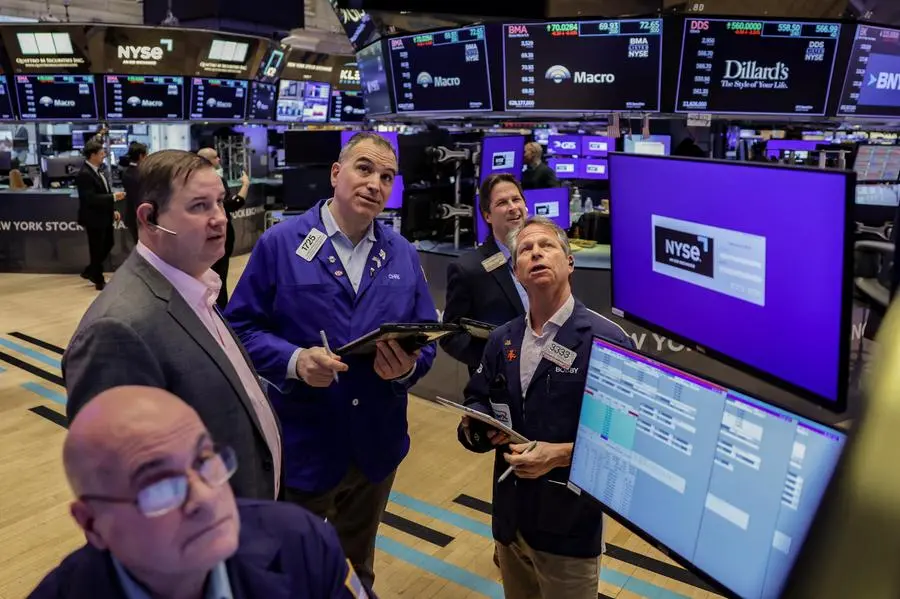 الأسهم على حافة الهاوية مع احتلال محادثات وقف إطلاق النار في الشرق الأوسط مركز الصدارة