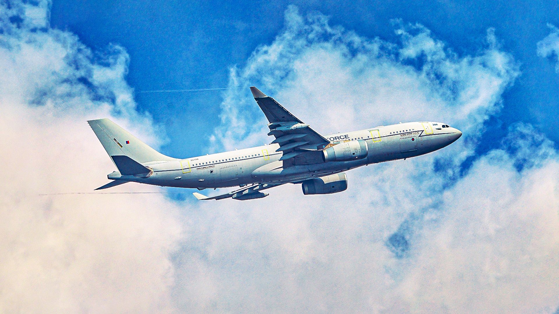 ما هي الطائرات التجارية التي يستخدمها سلاح الجو الملكي؟