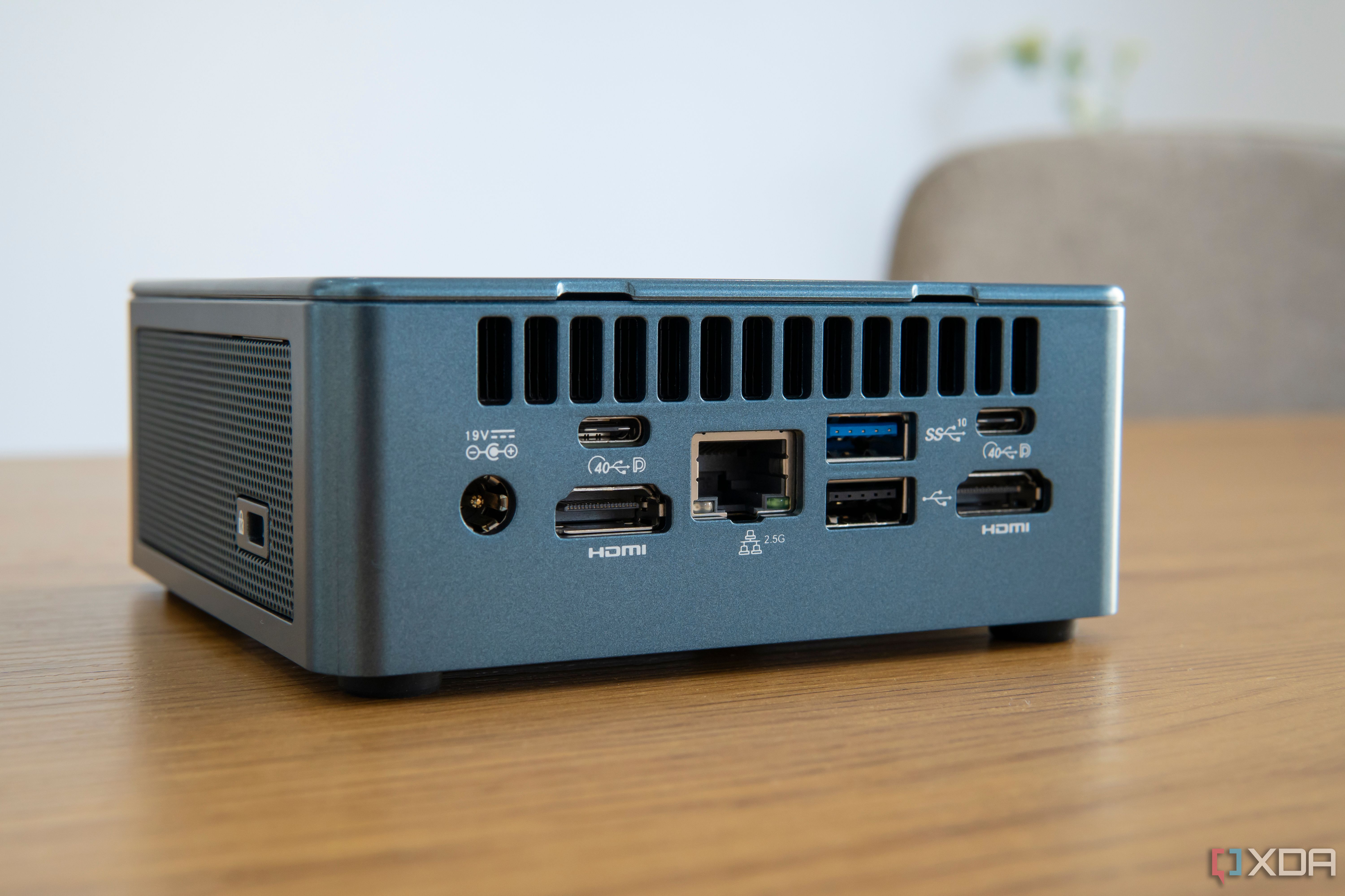 توقف عن شراء الأجهزة المكتبية الرخيصة: لماذا يعتبر الكمبيوتر الصغير ترقية أكثر ذكاءً