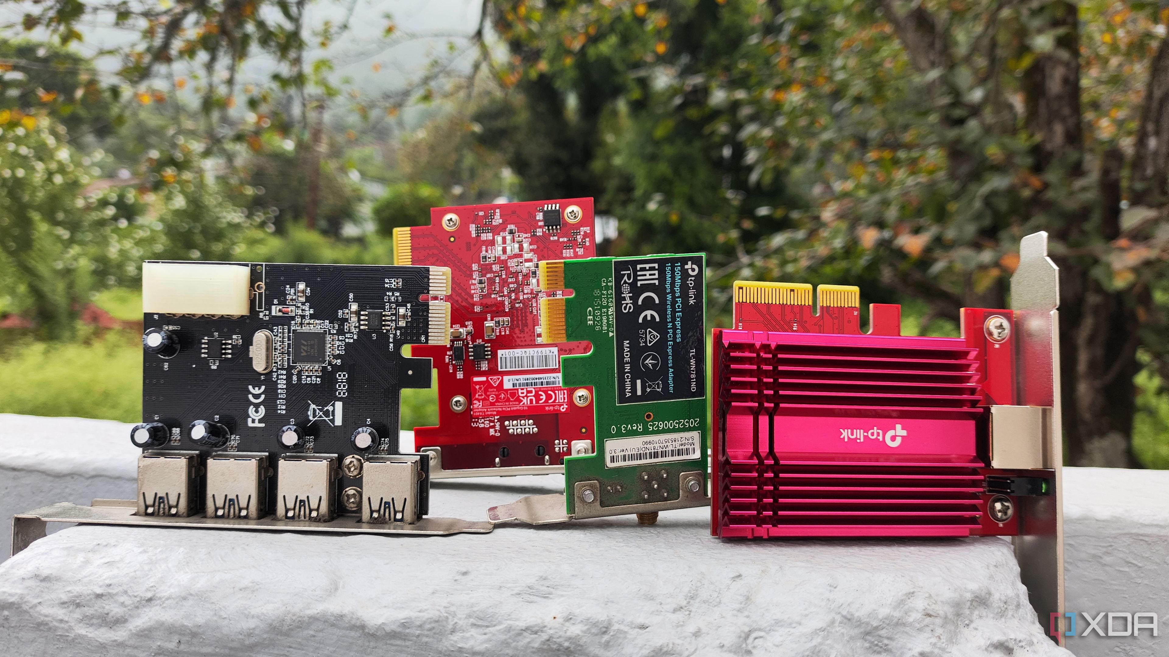 "فتحات PCIe الفارغة في خادمك ليست عديمة الفائدة، إليك 4 أشياء يمكنك ملؤها بها"