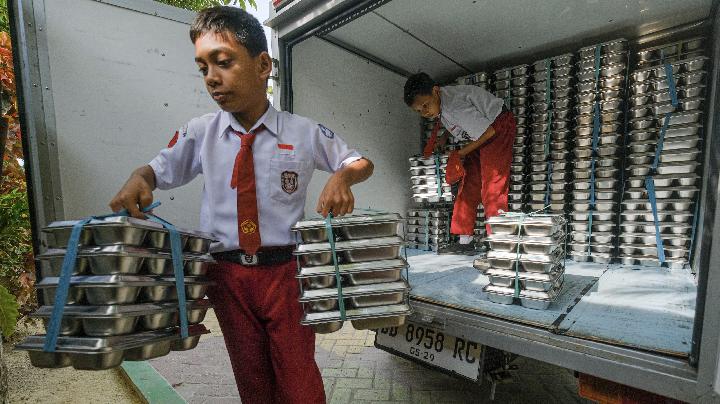 Strapped for Cash as Spending Swells