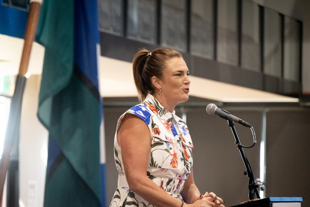 من فضلك كن لطيفا