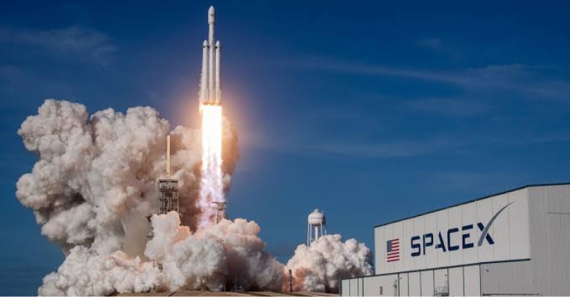 SpaceX weighs June listing at $1.75T, biggest ever after xAI merger
