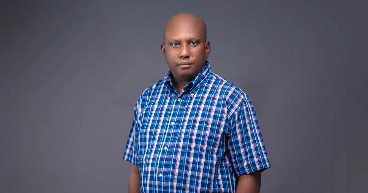 يستخدم هذا المهندس النيجيري الشمالي الذكاء الاصطناعي لتحويل كلمات الأغاني الشخصية إلى أغاني مُولَّدة بالذكاء الاصطناعي.