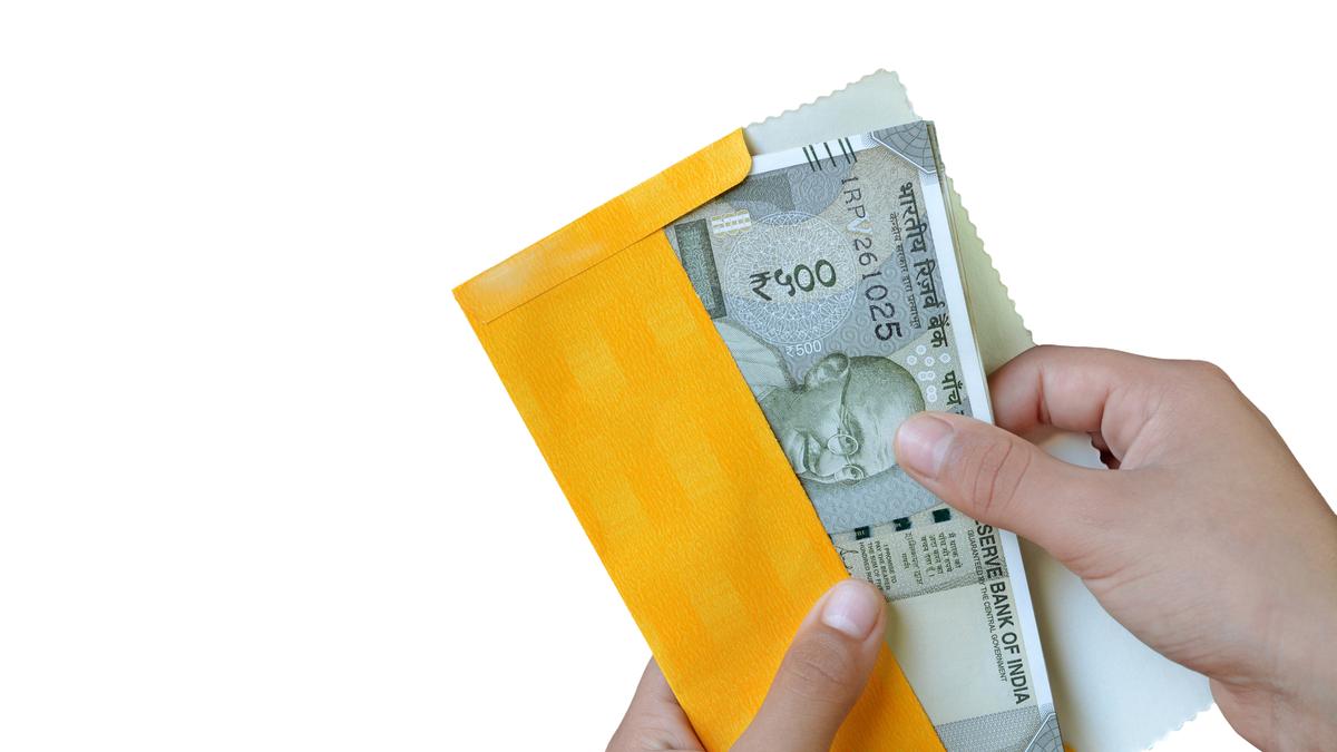 Rupee falls 7 paise to 90.96 against the U.S. dollar