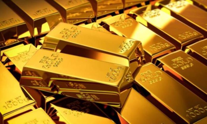 Gold prices surge by Rs 10,000 per tola to Rs 550,562