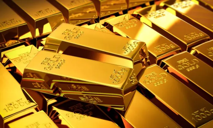 Los precios del oro disminuyen en 8.700 rupias por tola