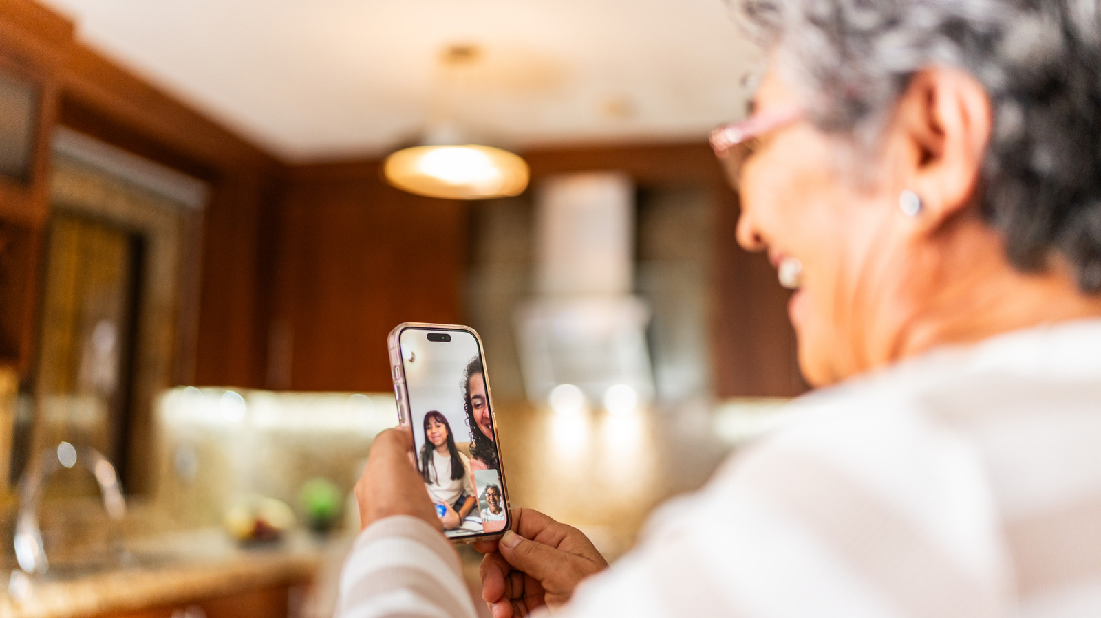 The 8 Best Cheap And Expensive Phones For Seniors In 2026