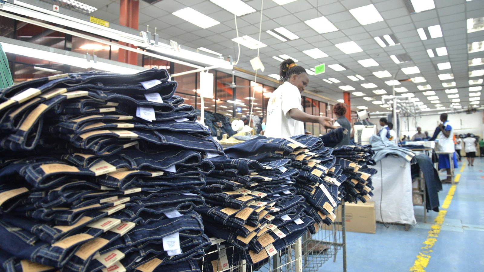 لماذا تبرز كينيا في سلسلة توريد الملابس العالمية المعاد تشكيلها؟